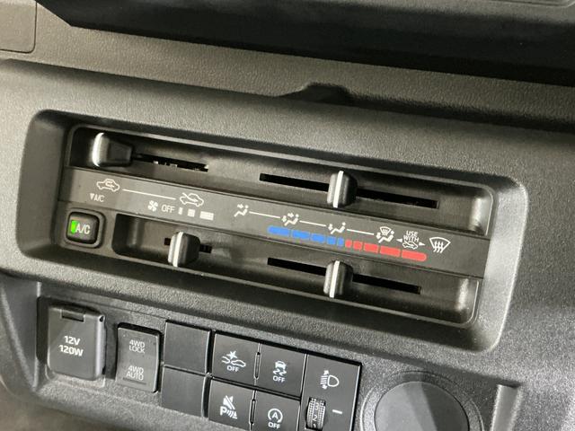 ハイゼットトラックスタンダード　切替式４ＷＤ　ラジオデッキ　３方開　スマアシ切替式４ＷＤ　ラジオデッキ　３方開　前後コーナーセンサー　スマートアシスト　オートライト　アイドリングストップ　横滑り防止装置　マニュアルエアコン　ヘッドライトレベライザー　１２Ｖ電源ソケット（京都府）の中古車