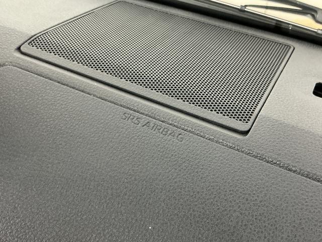 ハイゼットトラックスタンダード　切替式４ＷＤ　ラジオデッキ　３方開　スマアシ切替式４ＷＤ　ラジオデッキ　３方開　前後コーナーセンサー　スマートアシスト　オートライト　アイドリングストップ　横滑り防止装置　マニュアルエアコン　ヘッドライトレベライザー　１２Ｖ電源ソケット（京都府）の中古車