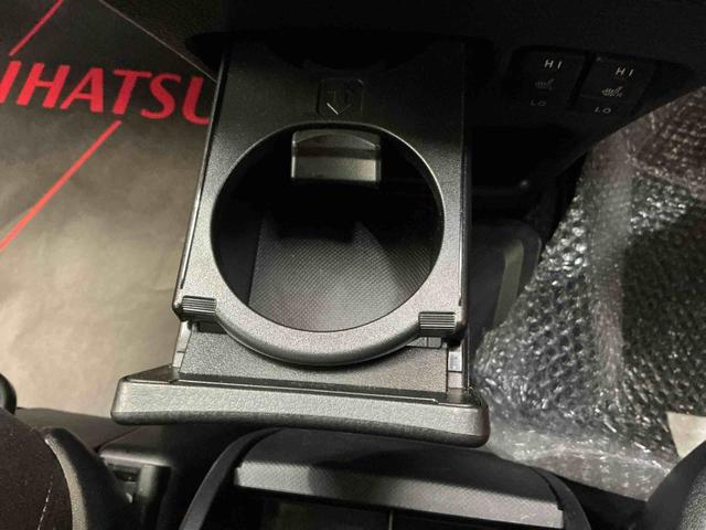 ノアG ナビ バックカメラ ETC ドライブレコーダー 2WDナビ バックカメラ ETC ドライブレコーダー フルセグチューナー ブルートゥース対応 両側リヤパワースライドドア プッシュボタンエンジンスタート LEDヘッドライト オートエアコン オートライト(京都府)の中古車