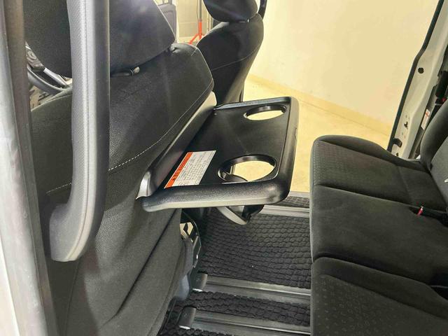 ノアG ナビ バックカメラ ETC ドライブレコーダー 2WDナビ バックカメラ ETC ドライブレコーダー フルセグチューナー ブルートゥース対応 両側リヤパワースライドドア プッシュボタンエンジンスタート LEDヘッドライト オートエアコン オートライト(京都府)の中古車
