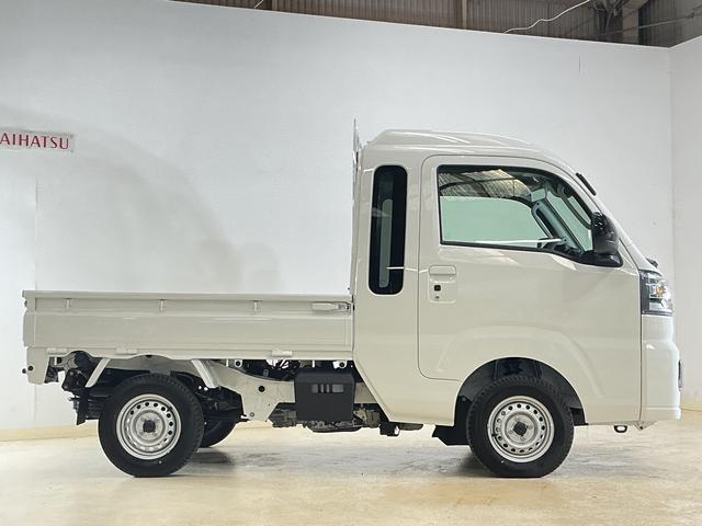 ハイゼットトラックジャンボエクストラ 届出済み未使用車 切替式4WD 3方開届出済み未使用車 切替式4WD 3方開 荷台作業灯 前後コーナーセンサー オートマチックハイビーム LEDヘッドライト フォグライト オートライト スマートキー プッシュスタート スマートアシスト(京都府)の中古車