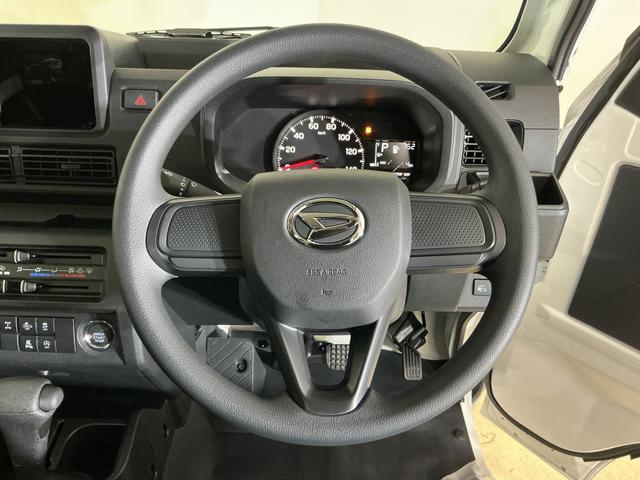 ハイゼットトラックジャンボエクストラ 届出済み未使用車 切替式4WD 3方開届出済み未使用車 切替式4WD 3方開 荷台作業灯 前後コーナーセンサー オートマチックハイビーム LEDヘッドライト フォグライト オートライト スマートキー プッシュスタート スマートアシスト(京都府)の中古車