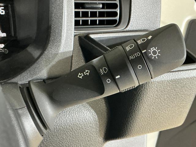 ハイゼットトラックジャンボエクストラ 届出済み未使用車 切替式4WD 3方開届出済み未使用車 切替式4WD 3方開 荷台作業灯 前後コーナーセンサー オートマチックハイビーム LEDヘッドライト フォグライト オートライト スマートキー プッシュスタート スマートアシスト(京都府)の中古車