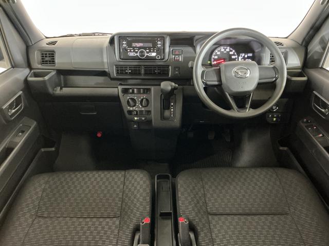 ハイゼットカーゴクルーズターボ　切替式４ＷＤ　ＣＤオーディオ　オートライトターボ　切替式４ＷＤ　ＣＤオーディオ　前後コーナーセンサー　オートマチックハイビーム　オートライト　ＬＥＤヘッドライト　スマートキー　プッシュスタート　ドアバイザー　スマートアシスト　横滑り防止装置（京都府）の中古車