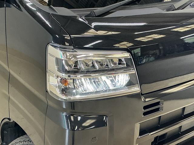 ハイゼットカーゴクルーズターボ　切替式４ＷＤ　ＣＤオーディオ　オートライトターボ　切替式４ＷＤ　ＣＤオーディオ　前後コーナーセンサー　オートマチックハイビーム　オートライト　ＬＥＤヘッドライト　スマートキー　プッシュスタート　ドアバイザー　スマートアシスト　横滑り防止装置（京都府）の中古車
