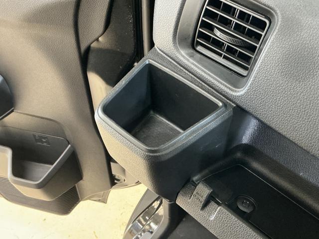 ハイゼットカーゴクルーズターボ　切替式４ＷＤ　ＣＤオーディオ　オートライトターボ　切替式４ＷＤ　ＣＤオーディオ　前後コーナーセンサー　オートマチックハイビーム　オートライト　ＬＥＤヘッドライト　スマートキー　プッシュスタート　ドアバイザー　スマートアシスト　横滑り防止装置（京都府）の中古車