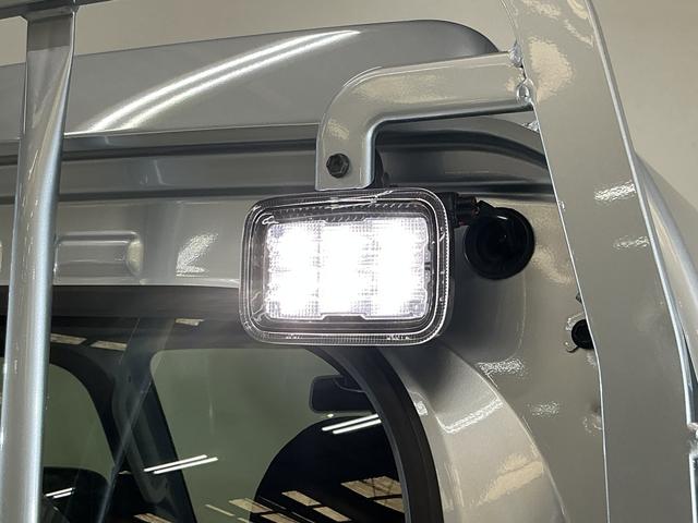 ハイゼットトラックジャンボエクストラ　届出済未使用車　切替式４ＷＤ　荷台作業灯届出済み未使用車　切替式４ＷＤ　３方開　荷台作業灯　前後コーナーセンサー　オートマチックハイビーム　ＬＥＤヘッドライト　オートライト　フォグライト　スマートキー　スマートアシスト　プッシュスタート（京都府）の中古車