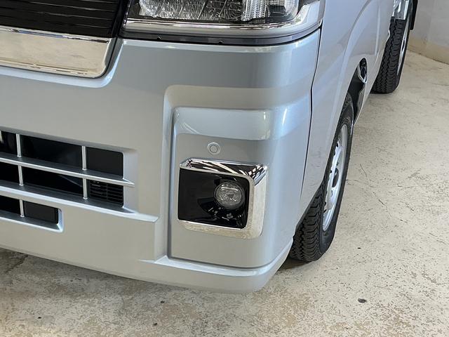 ハイゼットトラックジャンボエクストラ　届出済未使用車　切替式４ＷＤ　荷台作業灯届出済み未使用車　切替式４ＷＤ　３方開　荷台作業灯　前後コーナーセンサー　オートマチックハイビーム　ＬＥＤヘッドライト　オートライト　フォグライト　スマートキー　スマートアシスト　プッシュスタート（京都府）の中古車