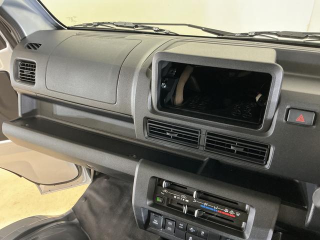 ハイゼットトラックジャンボエクストラ　届出済未使用車　切替式４ＷＤ　荷台作業灯届出済み未使用車　切替式４ＷＤ　３方開　荷台作業灯　前後コーナーセンサー　オートマチックハイビーム　ＬＥＤヘッドライト　オートライト　フォグライト　スマートキー　スマートアシスト　プッシュスタート（京都府）の中古車