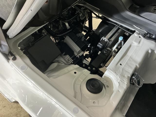 ハイゼットトラックジャンボエクストラ 届出済未使用車 切替式4WD 荷台作業灯届出済み未使用車 切替式4WD 3方開 荷台作業灯 前後コーナーセンサー オートマチックハイビーム LEDヘッドライト オートライト フォグライト スマートキー プッシュスタート スマートアシスト(京都府)の中古車