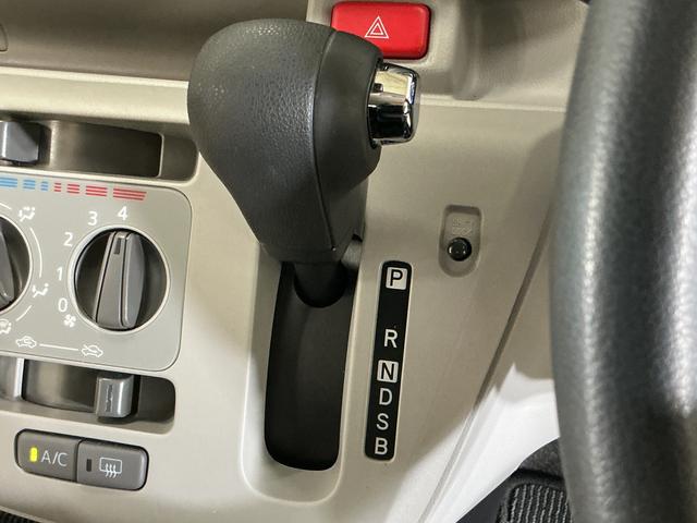 ミライースX SAIII ワンオーナー CDオーディオ バックカメラワンオーナー CDオーディオ バックカメラ 前後コーナーセンサー オートハイビーム LEDヘッドライト オートライト 横滑り防止装置 アイドリングストップ スマートアシスト キーレス ドアバイザー(京都府)の中古車