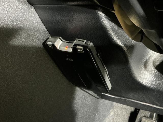 シエンタハイブリッド G セーフティーエディションII ナビ ETCナビ バックカメラ ETC ドライブレコーダー プッシュボタンエンジンスタート ホイールキャップ ブルートゥース対応 フルセグチューナー 両側リヤパワースライドドア クルーズコントロール オートライト(京都府)の中古車