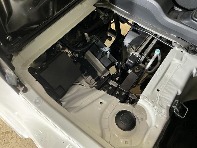ハイゼットトラックスタンダード　ワンオーナー　４ＷＤ　５速ＭＴ車　ラジオデッキワンオーナー　４ＷＤ　５速ＭＴ車　ラジオデッキ　３方開　コーナーセンサー　ドアバイザー　ラバーマット　横滑り防止装置　アイドリングストップ　オートハイビーム　オートライト　スマアシ　マニュアルエアコン（京都府）の中古車