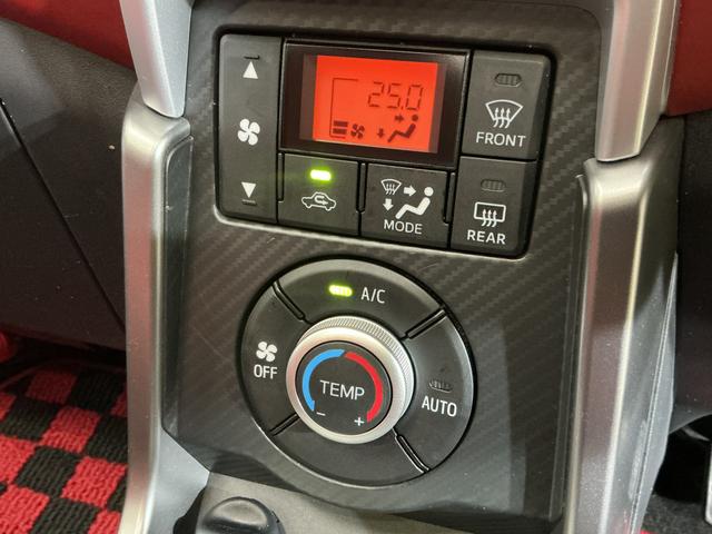 コペンセロ　ワンオーナー　５速ＭＴ車　ナビ　ドラレコ　フルセグＴＶワンオーナー　５速ＭＴ車　ナビ　ドラレコ　シートヒーター　フルセグＴＶ　Ｂｌｕｅｔｏｏｔｈ　ＤＶＤ再生　ＬＥＤヘッドライト　オートライト　ＵＳＢ接続　フォグライト　スマートキー　横滑り防止装置（京都府）の中古車