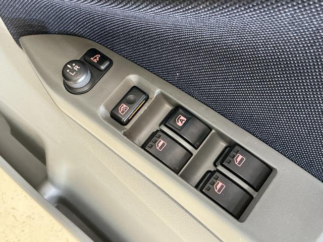 ムーヴメモリアルエディション　ＣＤオーディオ　スマートキーＣＤオーディオ　スマートキー　ドアバイザー　ウインカーミラー　ヘッドライトレベライザー　電動格納ドアミラー　１２Ｖ電源ソケット　マニュアルエアコン　盗難防止装置（京都府）の中古車