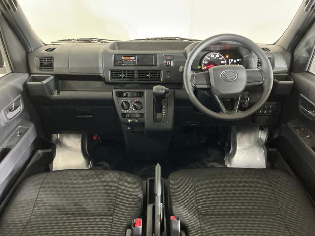 ハイゼットカーゴ 中古車 ＤＸ　届出済み未使用車　電子制御式４ＷＤ　ラジオデッキ届出済み未使用車　電子制御式４ＷＤ　ラジオデッキ　コーナーセンサー　オートハイビーム　キーレス　オートライト　スペアキー有り　スマアシ　横滑り防止装置　アイドリングストップ　１２Ｖ電源ソケット