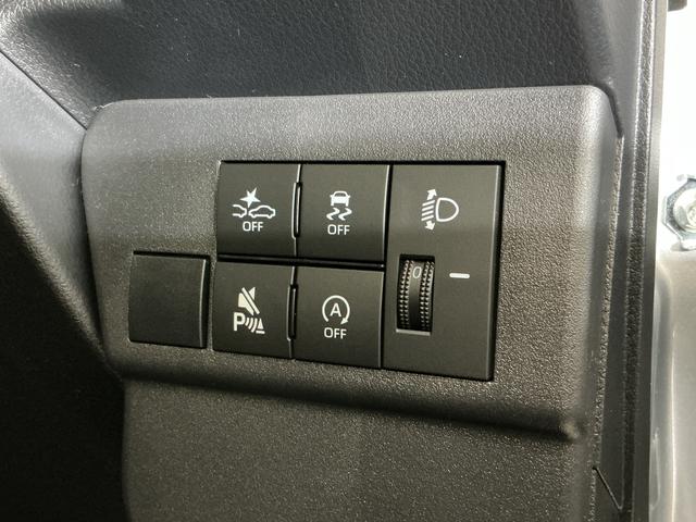 ハイゼットカーゴＤＸ　届出済み未使用車　ラジオデッキ　コーナーセンサー届出済み未使用車　ラジオデッキ　コーナーセンサー　オートハイビーム　キーレス　オートライト　スマアシ　スペアキー有り　横滑り防止装置　アイドリングストップ　１２Ｖ電源ソケット　マニュアルエアコン（京都府）の中古車