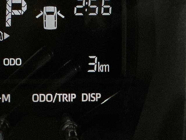 ハイゼットカーゴＤＸ　届出済み未使用車　ラジオデッキ　コーナーセンサー届出済み未使用車　ラジオデッキ　コーナーセンサー　オートハイビーム　キーレス　オートライト　スマアシ　スペアキー有り　横滑り防止装置　アイドリングストップ　１２Ｖ電源ソケット　マニュアルエアコン（京都府）の中古車