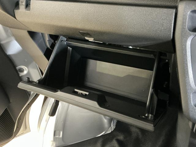 ハイゼットカーゴＤＸ　届出済み未使用車　ラジオデッキ　コーナーセンサー届出済み未使用車　ラジオデッキ　コーナーセンサー　オートハイビーム　キーレス　オートライト　スマアシ　スペアキー有り　横滑り防止装置　アイドリングストップ　１２Ｖ電源ソケット　マニュアルエアコン（京都府）の中古車