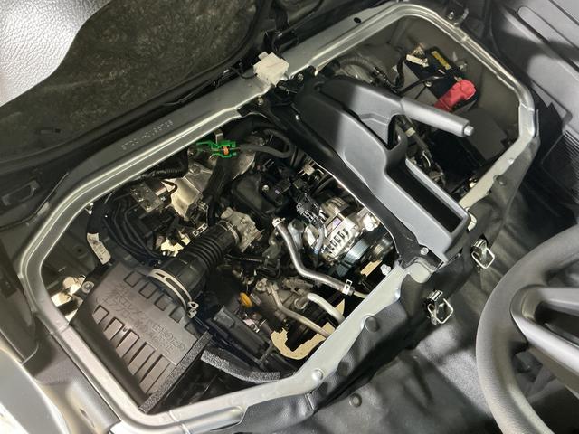 ハイゼットカーゴＤＸ　届出済み未使用車　ラジオデッキ　コーナーセンサー届出済み未使用車　ラジオデッキ　コーナーセンサー　オートハイビーム　キーレス　オートライト　スマアシ　スペアキー有り　横滑り防止装置　アイドリングストップ　１２Ｖ電源ソケット　マニュアルエアコン（京都府）の中古車