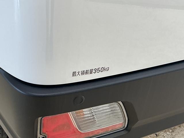 ハイゼットカーゴＤＸ　届出済み未使用車　電子制御式４ＷＤ　ＣＶＴ車　ラジオ届出済み未使用車　電子制御式４ＷＤ　ＣＶＴ車　ラジオデッキ　コーナーセンサー　オートハイビーム　キーレスエントリー　オートライト　スペアキー有り　スマートアシスト　アイドリングストップ　横滑り防止装置（京都府）の中古車