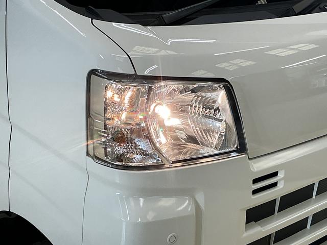 ハイゼットカーゴＤＸ　届出済み未使用車　電子制御式４ＷＤ　ＣＶＴ車　ラジオ届出済み未使用車　電子制御式４ＷＤ　ＣＶＴ車　ラジオデッキ　コーナーセンサー　オートハイビーム　キーレスエントリー　オートライト　スペアキー有り　スマートアシスト　アイドリングストップ　横滑り防止装置（京都府）の中古車