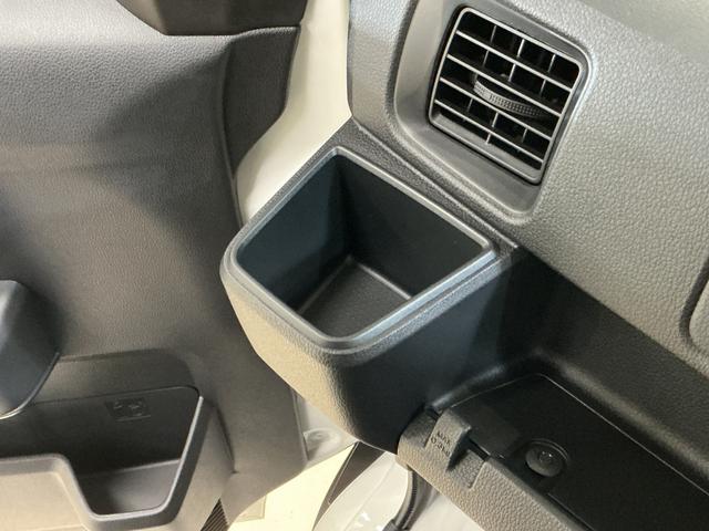 ハイゼットカーゴＤＸ　届出済み未使用車　電子制御式４ＷＤ　ＣＶＴ車　ラジオ届出済み未使用車　電子制御式４ＷＤ　ＣＶＴ車　ラジオデッキ　コーナーセンサー　オートハイビーム　キーレスエントリー　オートライト　スペアキー有り　スマートアシスト　アイドリングストップ　横滑り防止装置（京都府）の中古車
