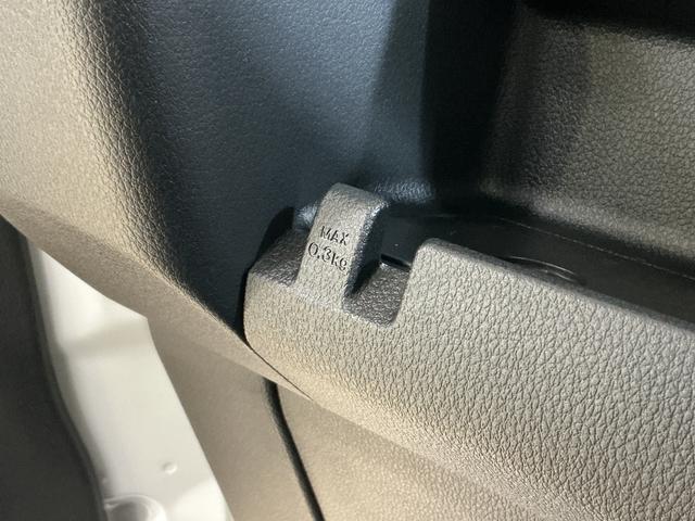 ハイゼットカーゴＤＸ　届出済み未使用車　電子制御式４ＷＤ　ＣＶＴ車　ラジオ届出済み未使用車　電子制御式４ＷＤ　ＣＶＴ車　ラジオデッキ　コーナーセンサー　オートハイビーム　キーレスエントリー　オートライト　スペアキー有り　スマートアシスト　アイドリングストップ　横滑り防止装置（京都府）の中古車