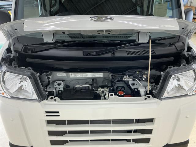 ハイゼットカーゴＤＸ　届出済み未使用車　電子制御式４ＷＤ　ＣＶＴ車　ラジオ届出済み未使用車　電子制御式４ＷＤ　ＣＶＴ車　ラジオデッキ　コーナーセンサー　オートハイビーム　キーレスエントリー　オートライト　スペアキー有り　スマートアシスト　アイドリングストップ　横滑り防止装置（京都府）の中古車