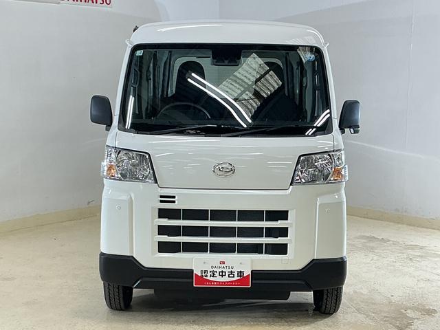 ハイゼットカーゴＤＸ　届出済未使用車　４ＷＤ　スマートアシスト　キーレス届出済未使用車　４ＷＤ　スマートアシスト　キーレスリモコン　スチールホイール　マニュアルエアコン　フロントパワーウインド　コーナーセンサー　オートライト　ＡＭ／ＦＭチューナー　オートハイビーム　ＡＢＳ（京都府）の中古車