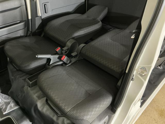 ハイゼットカーゴＤＸ　届出済未使用車　４ＷＤ　スマートアシスト　キーレス届出済未使用車　４ＷＤ　スマートアシスト　キーレスリモコン　スチールホイール　マニュアルエアコン　フロントパワーウインド　コーナーセンサー　オートライト　ＡＭ／ＦＭチューナー　オートハイビーム　ＡＢＳ（京都府）の中古車