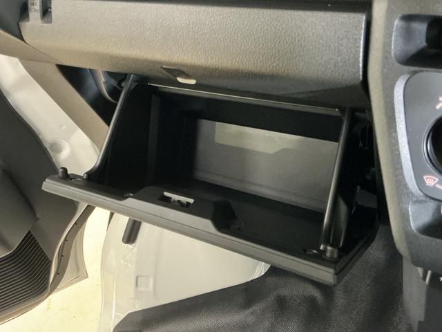 ハイゼットカーゴＤＸ　届出済未使用車　４ＷＤ　スマートアシスト　キーレス届出済未使用車　４ＷＤ　スマートアシスト　キーレスリモコン　スチールホイール　マニュアルエアコン　フロントパワーウインド　コーナーセンサー　オートライト　ＡＭ／ＦＭチューナー　オートハイビーム　ＡＢＳ（京都府）の中古車