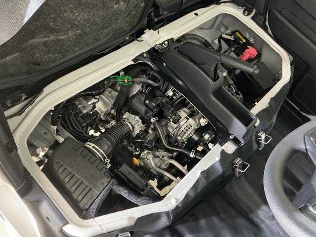ハイゼットカーゴＤＸ　届出済未使用車　４ＷＤ　スマートアシスト　キーレス届出済未使用車　４ＷＤ　スマートアシスト　キーレスリモコン　スチールホイール　マニュアルエアコン　フロントパワーウインド　コーナーセンサー　オートライト　ＡＭ／ＦＭチューナー　オートハイビーム　ＡＢＳ（京都府）の中古車