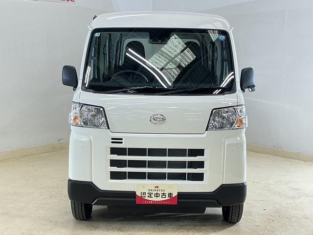 ハイゼットカーゴDX 届出済み未使用車 電子制御式4WD CVT車 ラジオ届出済み未使用車 電子制御式4WD CVT車 ラジオデッキ コーナーセンサー オートハイビーム オートライト キーレスエントリー スペアキー有り 横滑り防止装置 スマートアシスト アイドリングストップ(京都府)の中古車