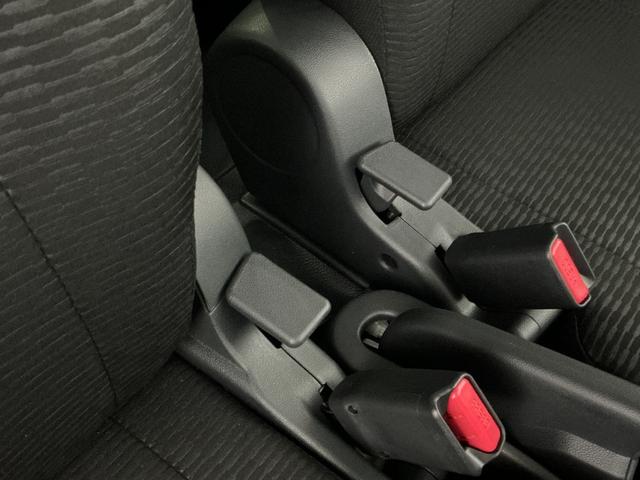 ハイゼットカーゴDX 届出済み未使用車 電子制御式4WD CVT車 ラジオ届出済み未使用車 電子制御式4WD CVT車 ラジオデッキ コーナーセンサー オートハイビーム オートライト キーレスエントリー スペアキー有り 横滑り防止装置 スマートアシスト アイドリングストップ(京都府)の中古車