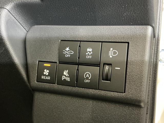 ハイゼットカーゴDX 届出済み未使用車 電子制御式4WD CVT車 ラジオ届出済み未使用車 電子制御式4WD CVT車 ラジオデッキ コーナーセンサー オートハイビーム オートライト キーレスエントリー スペアキー有り 横滑り防止装置 スマートアシスト アイドリングストップ(京都府)の中古車