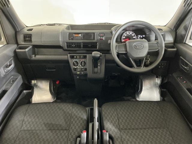 ハイゼットカーゴ 中古車 ＤＸ　届出済み未使用車　ラジオデッキ　コーナーセンサー届出済み未使用車　ラジオデッキ　コーナーセンサー　オートハイビーム　オートライト　キーレスエントリー　スペアキー有り　スマートアシスト　横滑り防止装置　アイドリングストップ　１２Ｖ電源ソケット