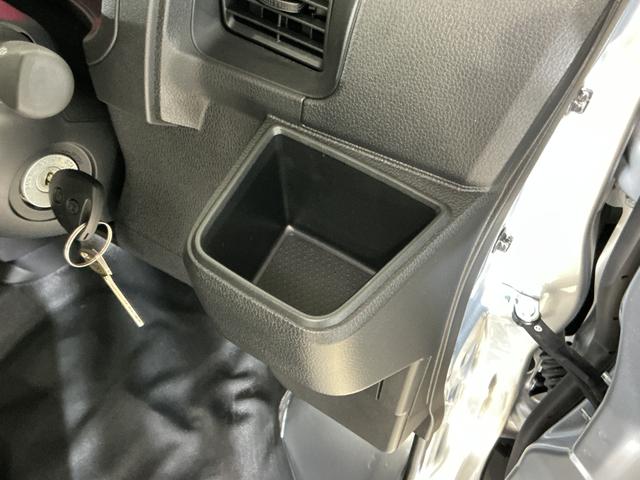 ハイゼットカーゴＤＸ　届出済み未使用車　ＣＶＴ車　ラジオ　コーナーセンサー届出済み未使用車　ＣＶＴ車　ラジオデッキ　コーナーセンサー　オートハイビーム　キーレスエントリー　スペアキー有り　オートライト　スマアシ　アイドリングストップ　横滑り防止装置　１２Ｖ電源ソケット（京都府）の中古車