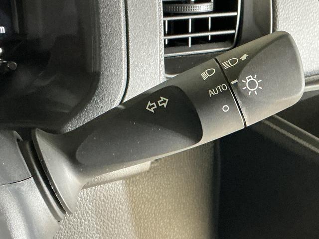 ハイゼットカーゴＤＸ　届出済み未使用車　ＣＶＴ車　ラジオ　コーナーセンサー届出済み未使用車　ＣＶＴ車　ラジオデッキ　コーナーセンサー　オートハイビーム　キーレスエントリー　スペアキー有り　オートライト　スマアシ　アイドリングストップ　横滑り防止装置　１２Ｖ電源ソケット（京都府）の中古車