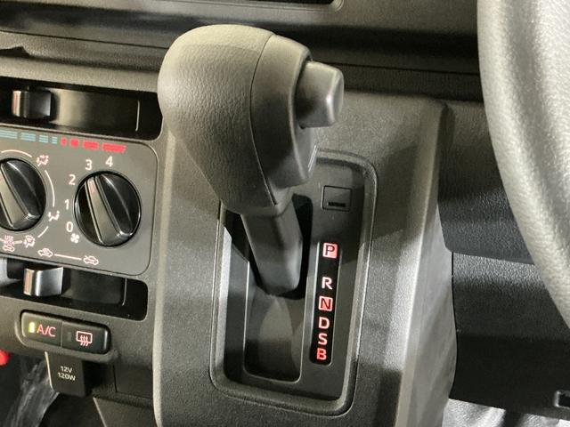 ハイゼットカーゴＤＸ　届出済み未使用車　ＣＶＴ車　ラジオ　コーナーセンサー届出済み未使用車　ＣＶＴ車　ラジオデッキ　コーナーセンサー　オートハイビーム　キーレスエントリー　スペアキー有り　オートライト　スマアシ　アイドリングストップ　横滑り防止装置　１２Ｖ電源ソケット（京都府）の中古車