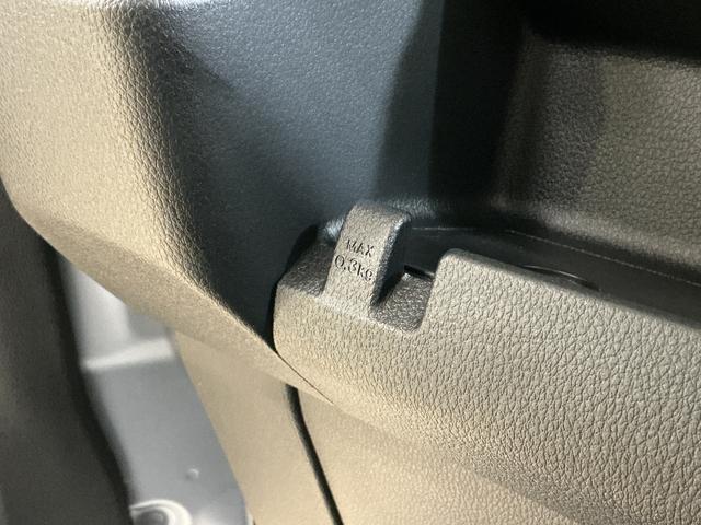 ハイゼットカーゴＤＸ　届出済み未使用車　ＣＶＴ車　ラジオ　コーナーセンサー届出済み未使用車　ＣＶＴ車　ラジオデッキ　コーナーセンサー　オートハイビーム　キーレスエントリー　スペアキー有り　オートライト　スマアシ　アイドリングストップ　横滑り防止装置　１２Ｖ電源ソケット（京都府）の中古車