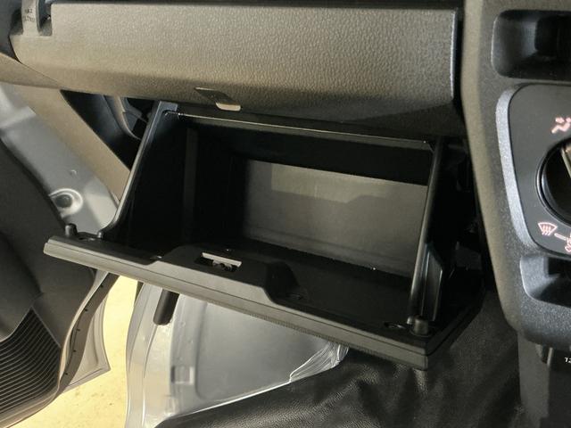 ハイゼットカーゴＤＸ　届出済み未使用車　ＣＶＴ車　ラジオ　コーナーセンサー届出済み未使用車　ＣＶＴ車　ラジオデッキ　コーナーセンサー　オートハイビーム　キーレスエントリー　スペアキー有り　オートライト　スマアシ　アイドリングストップ　横滑り防止装置　１２Ｖ電源ソケット（京都府）の中古車