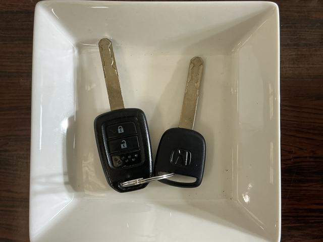 N−VANG・ホンダセンシング ワンオーナー ラジオ ドラレコ ETCワンオーナー ラジオデッキ ドライブレコーダー ETC アダプティブクルーズコントロール キーレスエントリー ドアバイザー スペアキー有り 横滑り防止装置 12V電源ソケット オールシーズンマット(京都府)の中古車