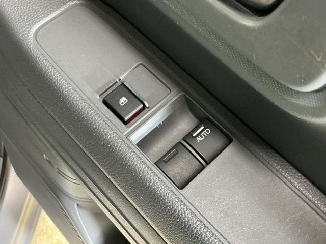 N−VANG・ホンダセンシング ワンオーナー ラジオ ドラレコ ETCワンオーナー ラジオデッキ ドライブレコーダー ETC アダプティブクルーズコントロール キーレスエントリー ドアバイザー スペアキー有り 横滑り防止装置 12V電源ソケット オールシーズンマット(京都府)の中古車