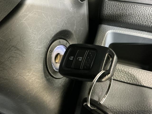N−VANG・ホンダセンシング ワンオーナー ラジオ ドラレコ ETCワンオーナー ラジオデッキ ドライブレコーダー ETC アダプティブクルーズコントロール キーレスエントリー ドアバイザー スペアキー有り 横滑り防止装置 12V電源ソケット オールシーズンマット(京都府)の中古車
