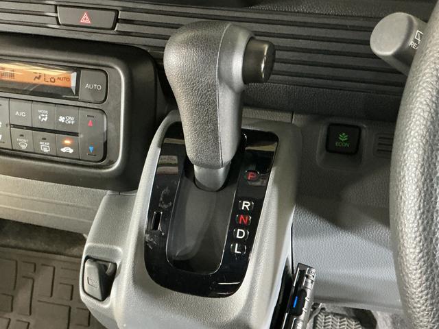 N−VANG・ホンダセンシング ワンオーナー ラジオ ドラレコ ETCワンオーナー ラジオデッキ ドライブレコーダー ETC アダプティブクルーズコントロール キーレスエントリー ドアバイザー スペアキー有り 横滑り防止装置 12V電源ソケット オールシーズンマット(京都府)の中古車