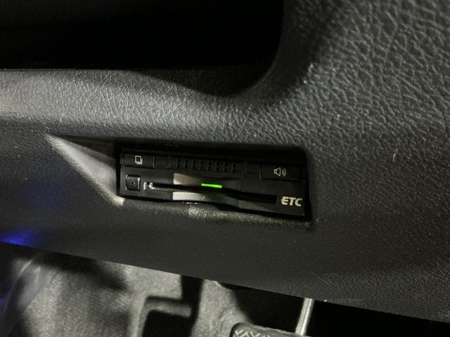 オーリス１８０Ｇ　Ｓパッケージ　ナビ　バックカメラ　ＥＴＣ　２ＷＤナビ　バックカメラ　ＥＴＣ　ワンセグチューナー　ブルートゥース対応　プッシュボタンエンジンスタート　アルミホイール　コーナーセンサー　オートライト　オートエアコン　ＨＩＤディスチャージヘッドライト（京都府）の中古車