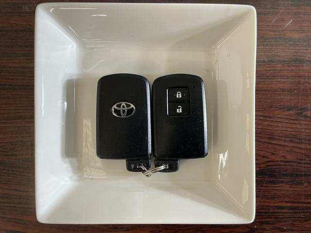 オーリス１８０Ｇ　Ｓパッケージ　ナビ　バックカメラ　ＥＴＣ　２ＷＤナビ　バックカメラ　ＥＴＣ　ワンセグチューナー　ブルートゥース対応　プッシュボタンエンジンスタート　アルミホイール　コーナーセンサー　オートライト　オートエアコン　ＨＩＤディスチャージヘッドライト（京都府）の中古車