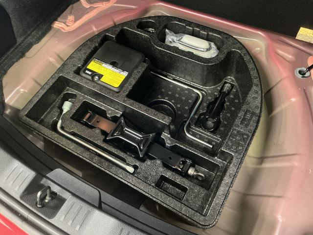 オーリス１８０Ｇ　Ｓパッケージ　ナビ　バックカメラ　ＥＴＣ　２ＷＤナビ　バックカメラ　ＥＴＣ　ワンセグチューナー　ブルートゥース対応　プッシュボタンエンジンスタート　アルミホイール　コーナーセンサー　オートライト　オートエアコン　ＨＩＤディスチャージヘッドライト（京都府）の中古車
