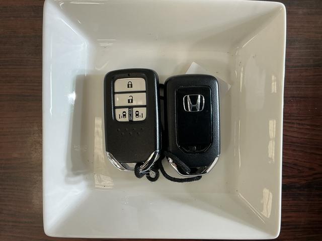 オデッセイハイブリッドe:HEVアブソルート ワンオーナー 10インチナビ ETCワンオーナー 10インチナビ マルチビューカメラシステム 前後ドラレコ ETC 両側パワースライドドア アダプティブクルーズコントロール 電子制御パーキングブレーキ Bluetooth フルセグTV(京都府)の中古車